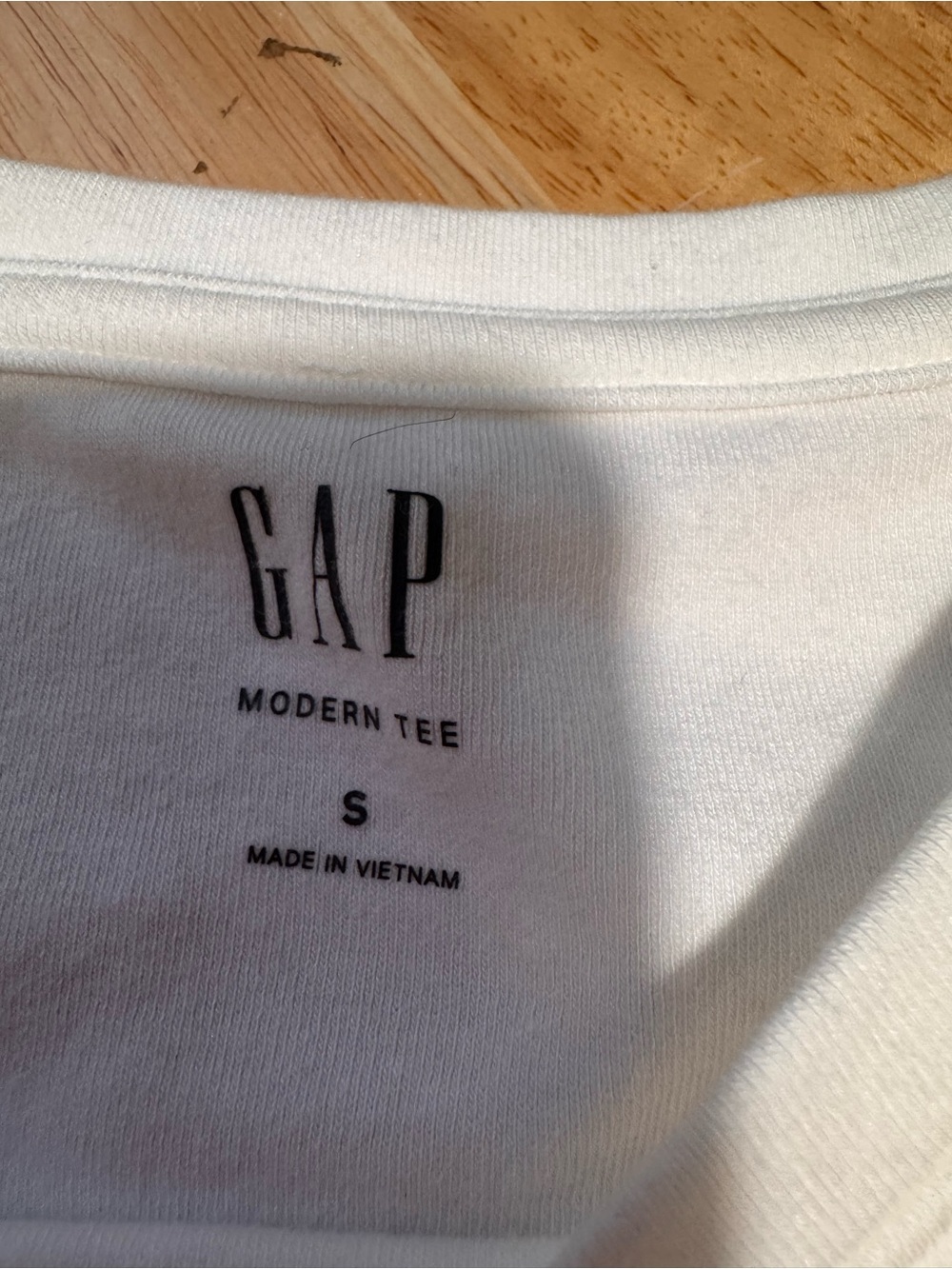 GAP Cream Ruffle Sleeve Top - Picture 2 of 3